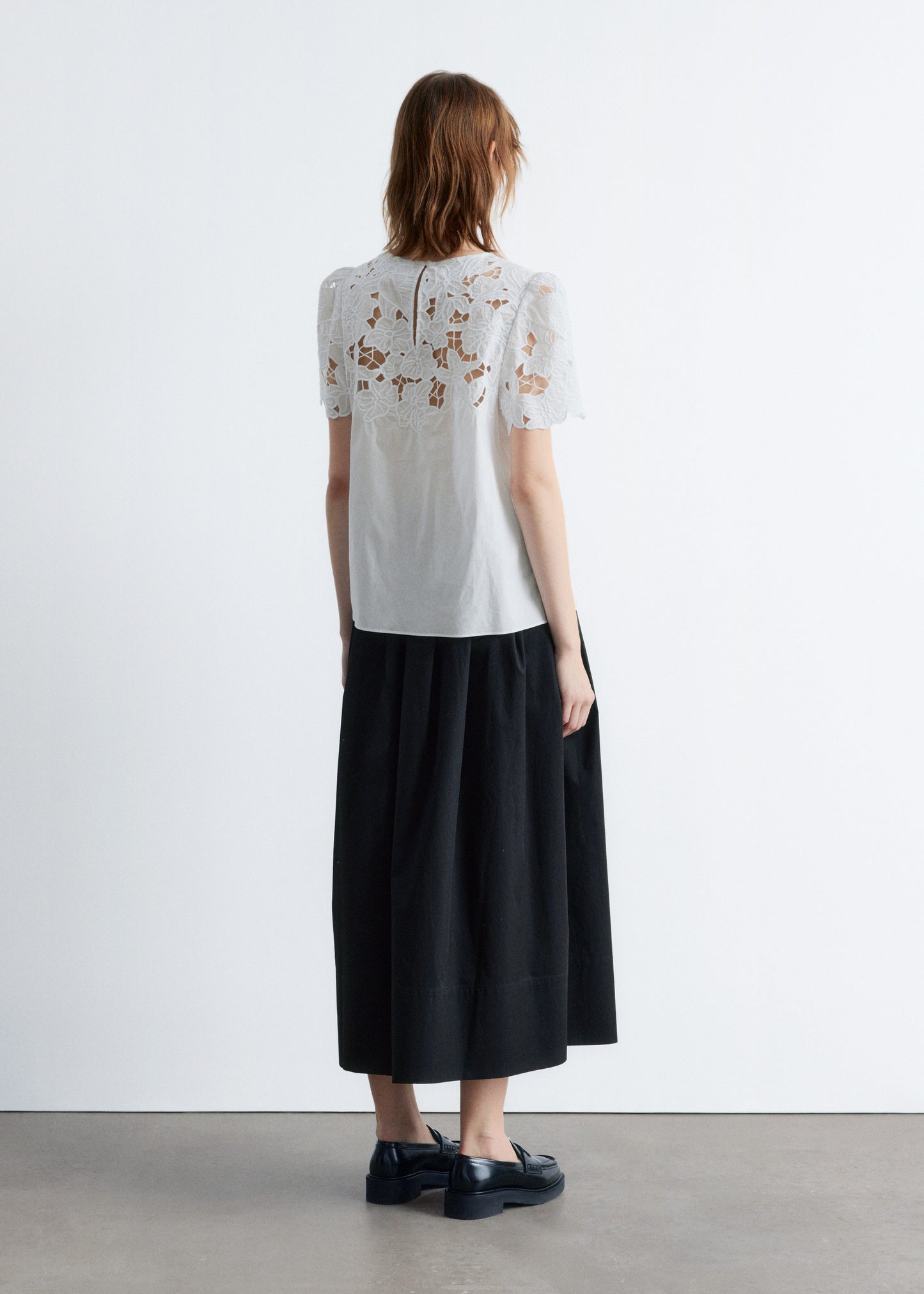 Short-Sleeve Floral-Embroidery Blouse