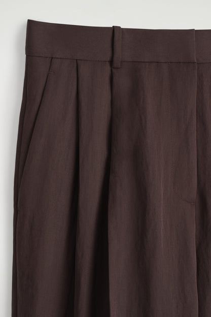 Relaxed Fluid Wide-Leg Trousers