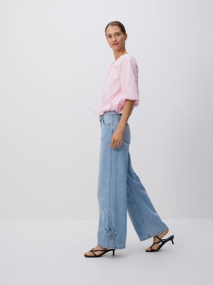 Wide-leg jeans with bows