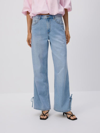 Wide-leg jeans with bows