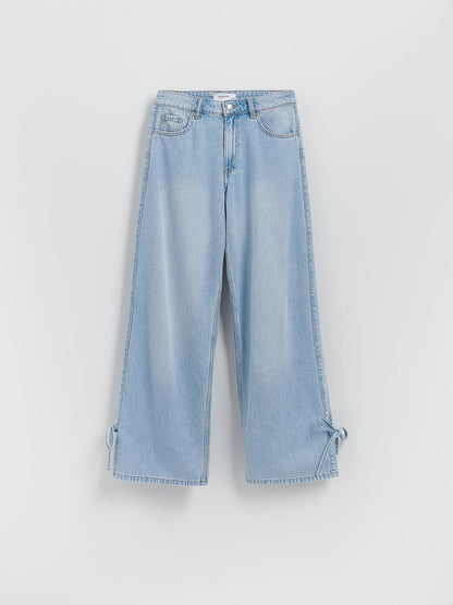 Wide-leg jeans with bows