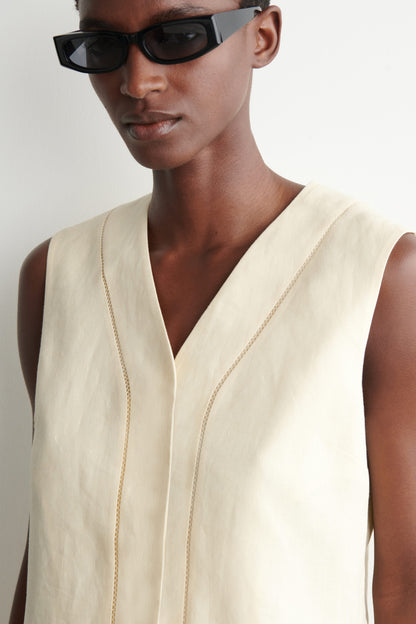 EMBROIDERED-DETAIL LINEN WAISTCOAT