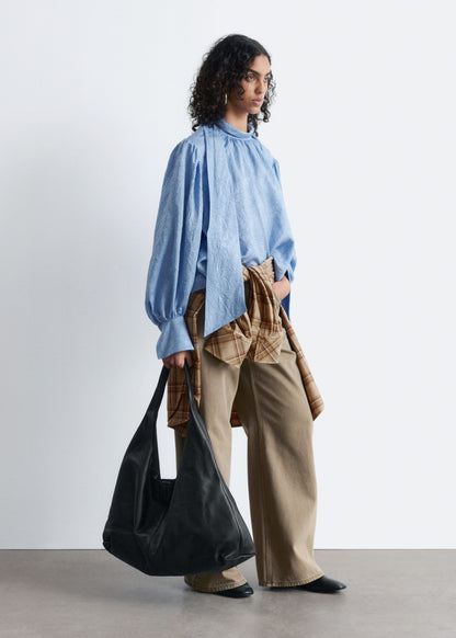 Relaxed Wide-Leg Jeans