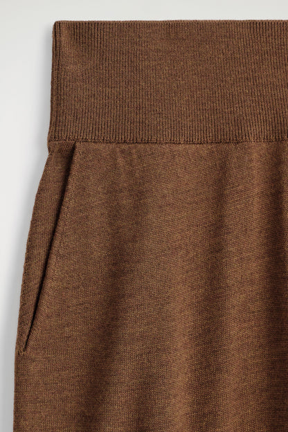 Merino Wool Barrel-Leg Trousers