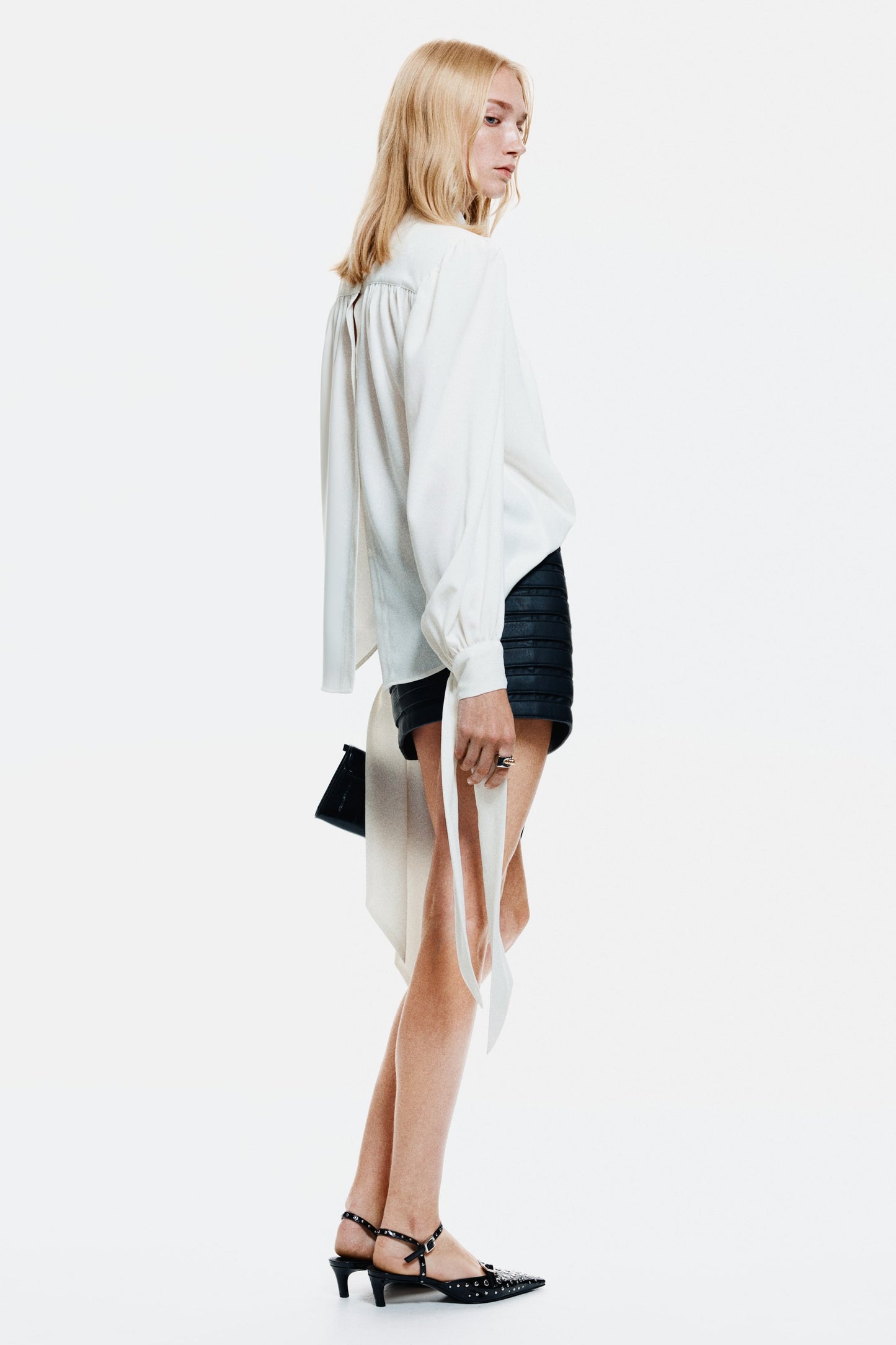 Shoulder-pad blouse