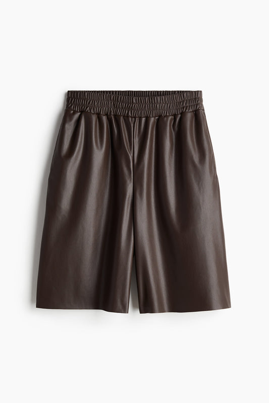 Coated Bermuda shorts