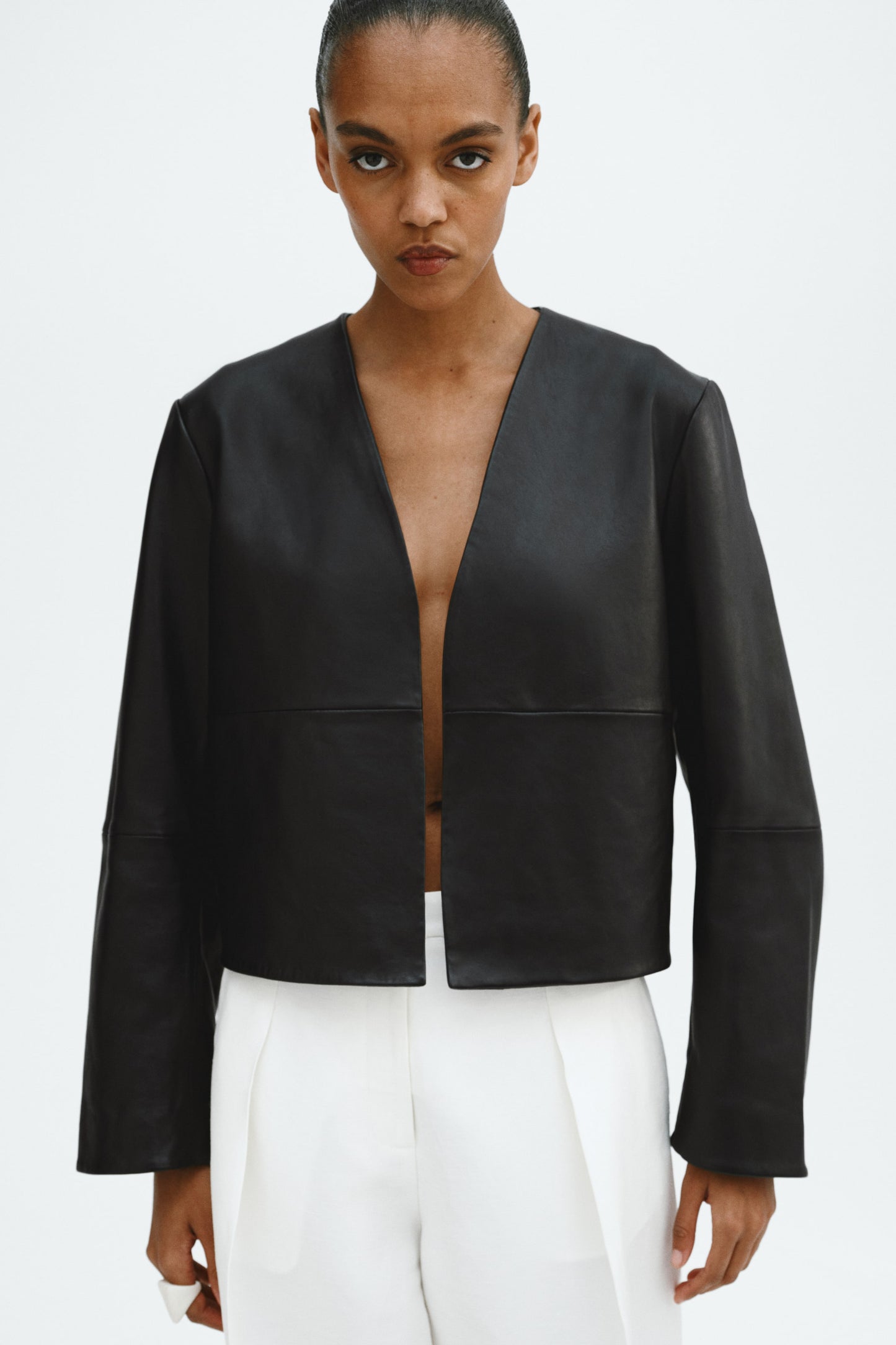 Short leather jacket