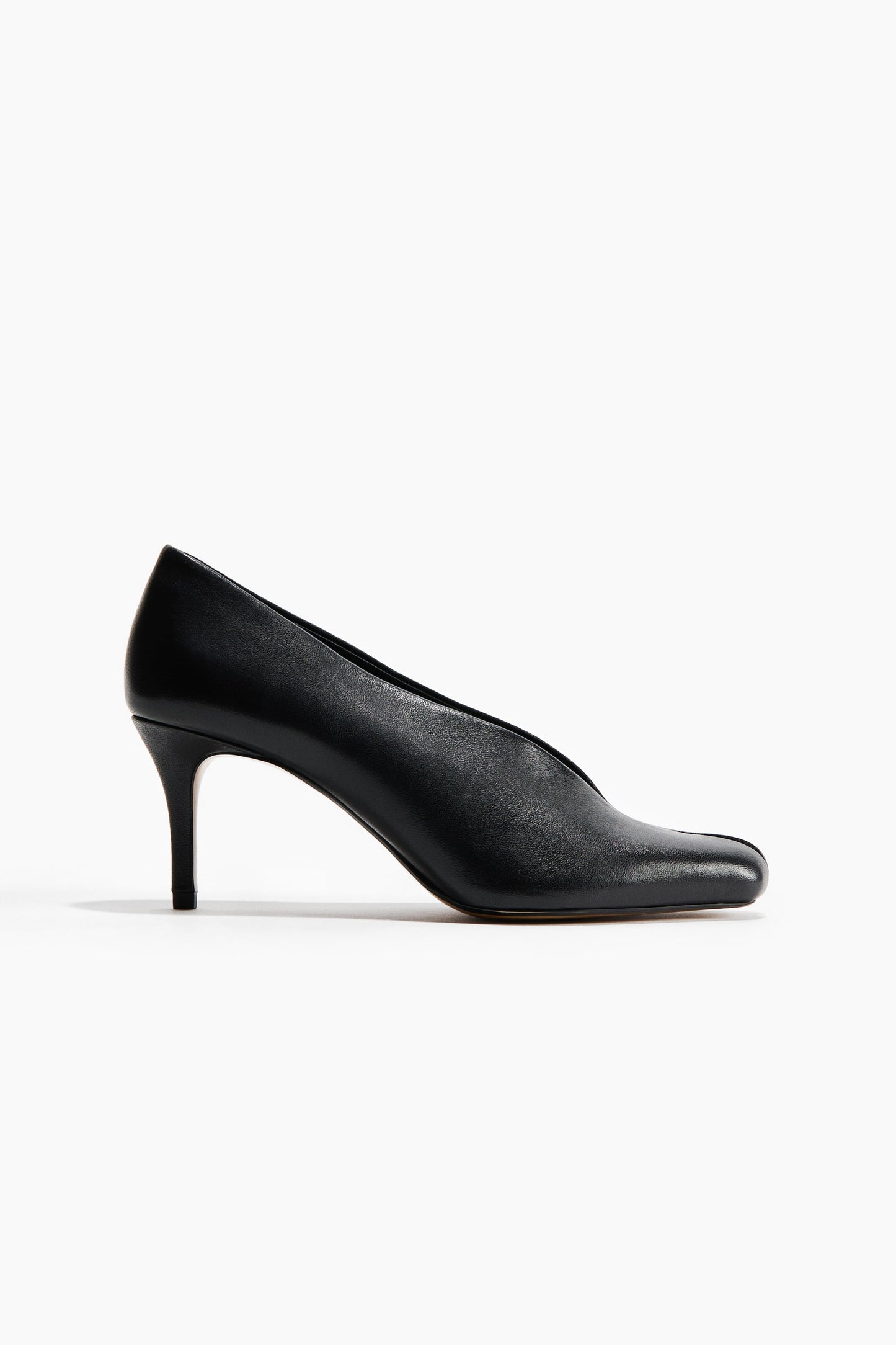 Leather court shoes