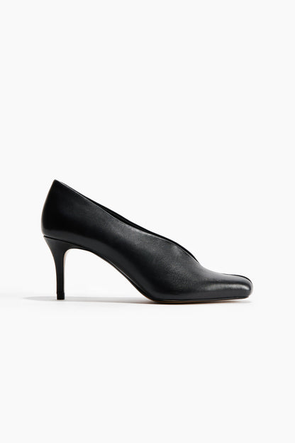 Leather court shoes