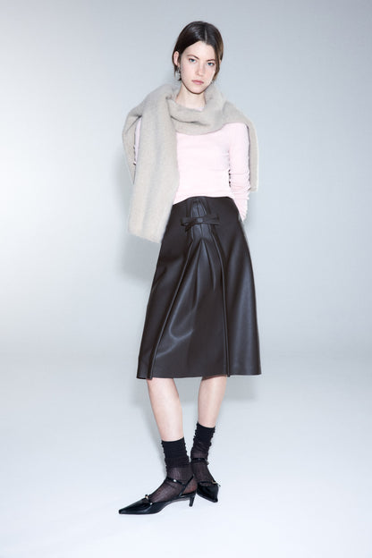 Bow-front skirt