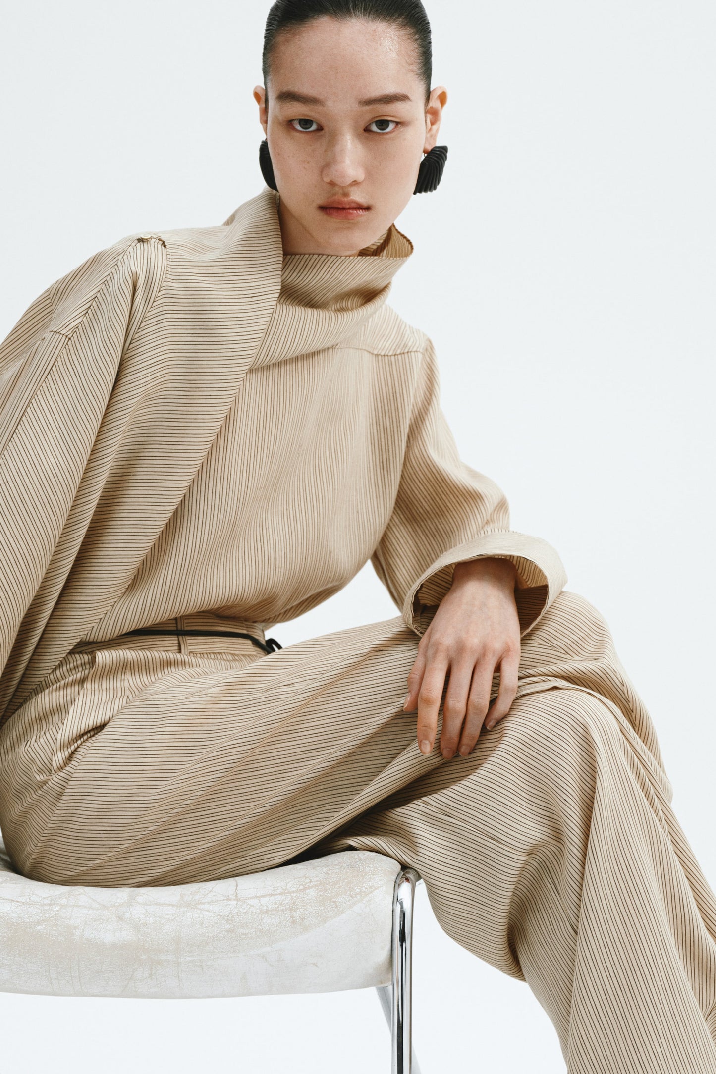 Linen-blend barrel trousers