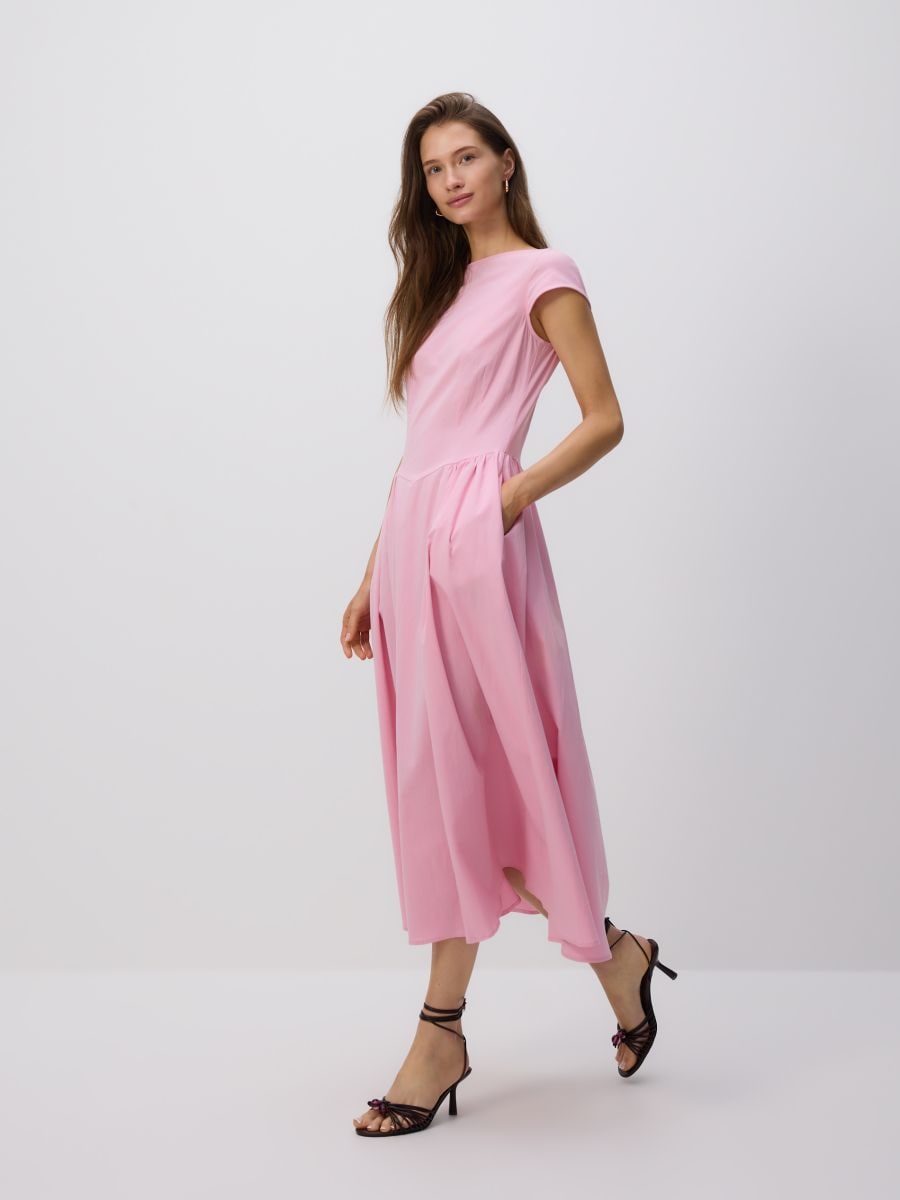 Midi dress with pleats