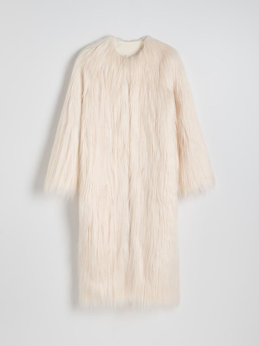 Coat with faux fur