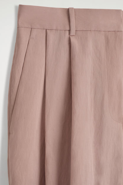 Relaxed Fluid Wide-Leg Trousers