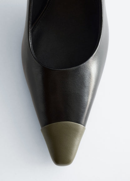 Colour-Blocked Leather Pumps