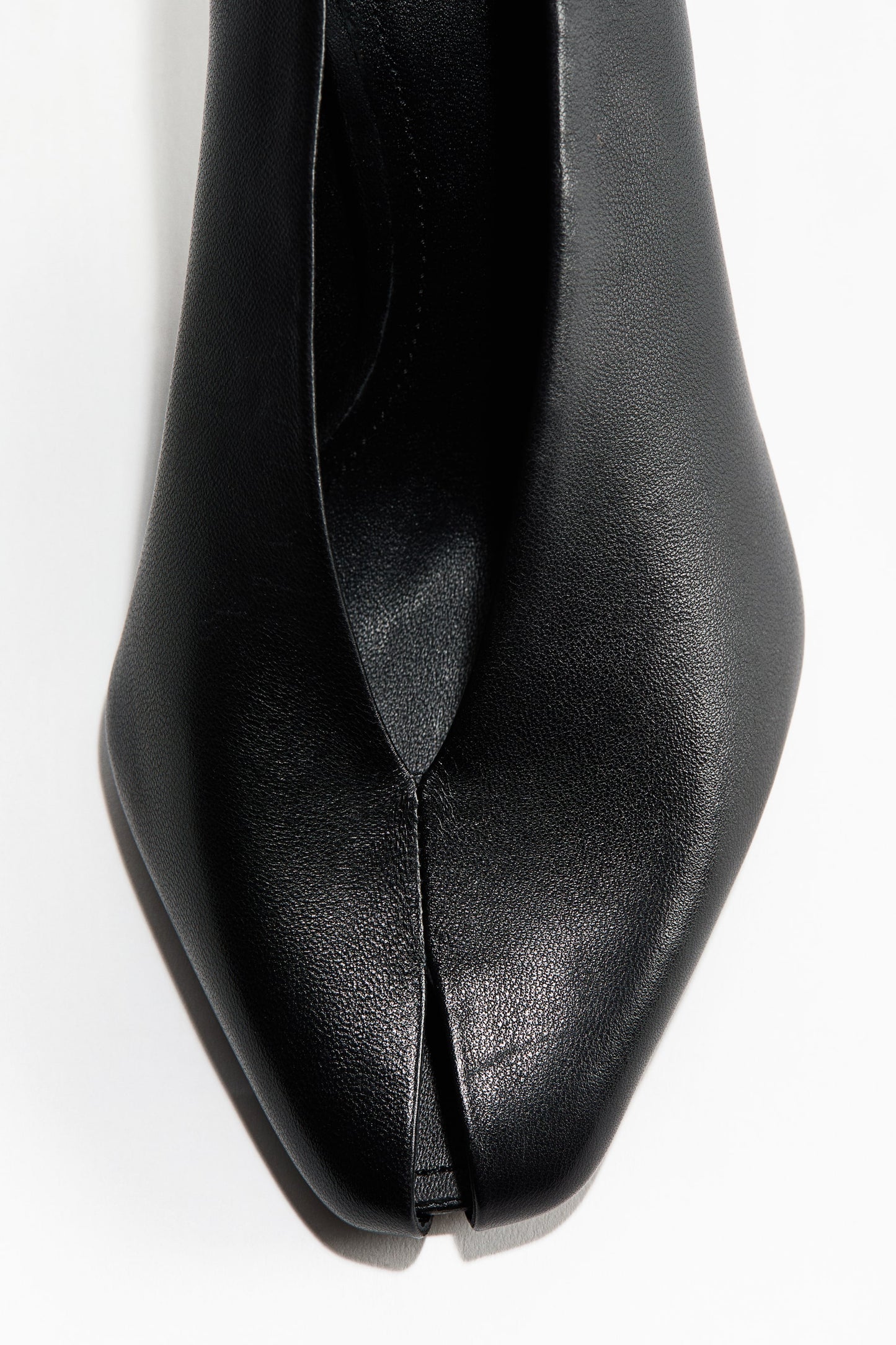 Leather court shoes