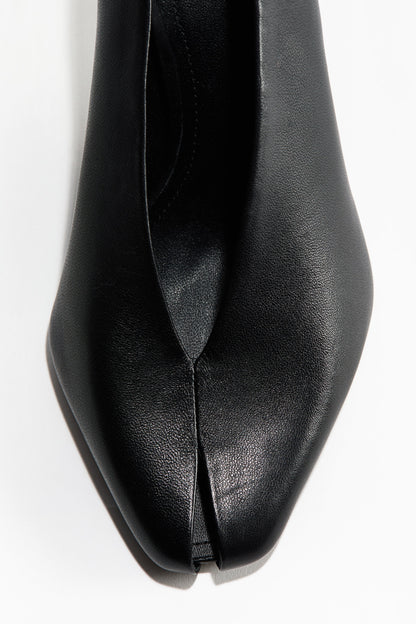 Leather court shoes