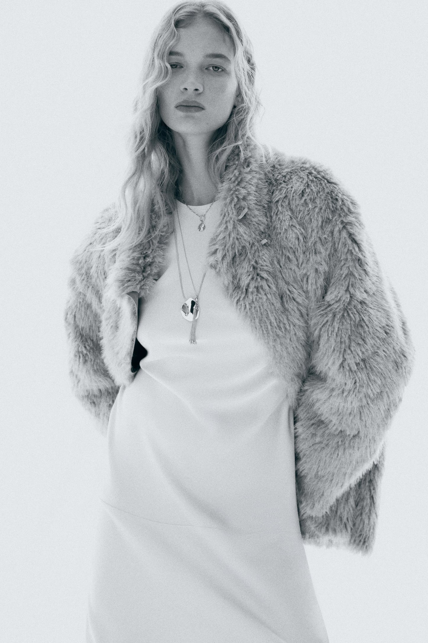 Open-back tie-detail dress