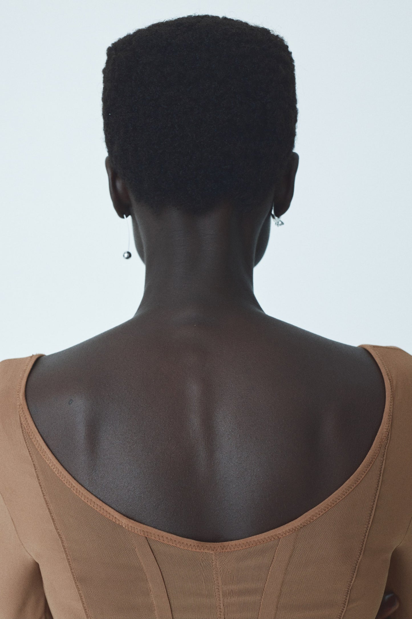 Long-sleeved mesh body
