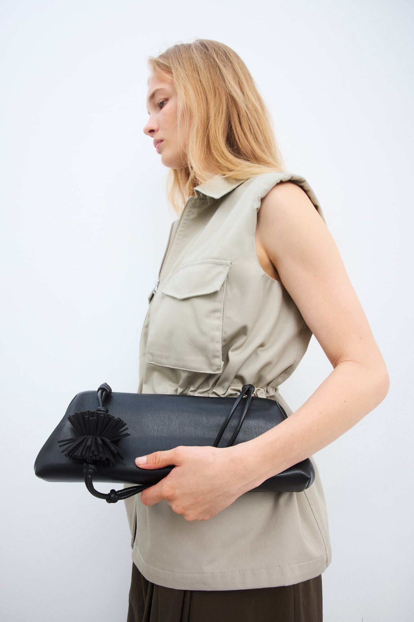 Pompom-detail shoulder bag