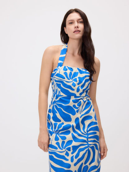 Simple neckline dress