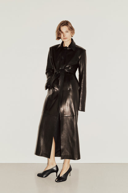 Leather court shoes