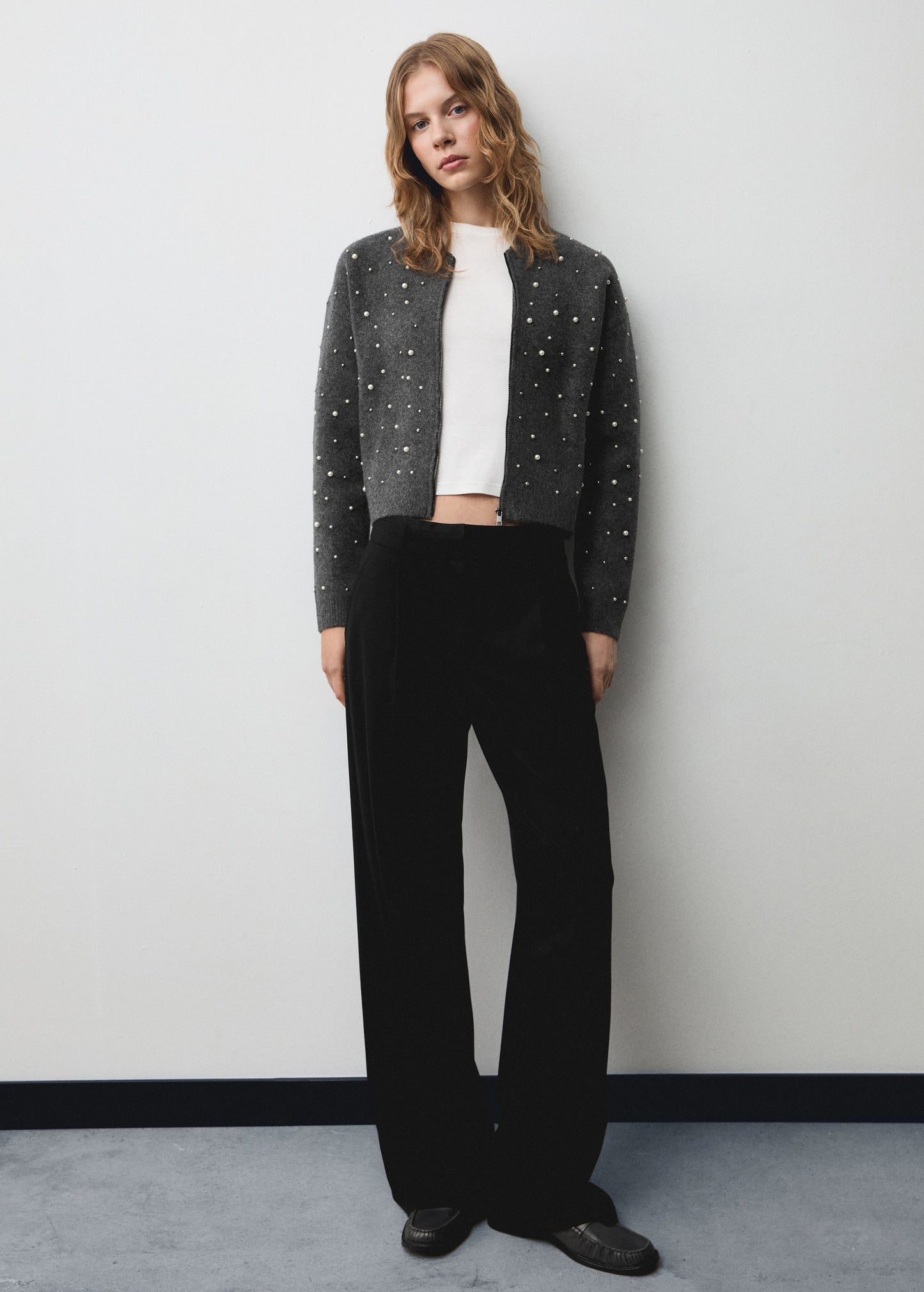 Knitted jacket with pearl details