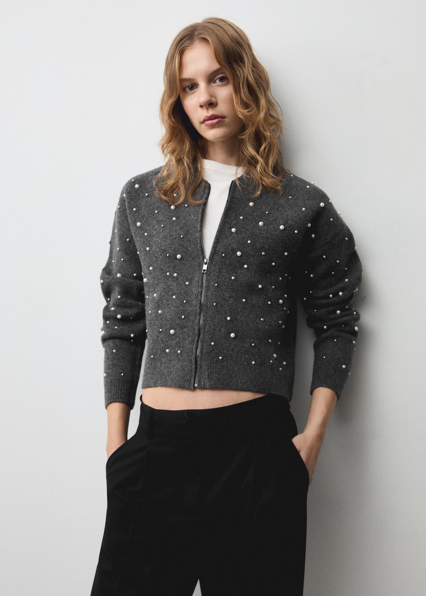 Knitted jacket with pearl details