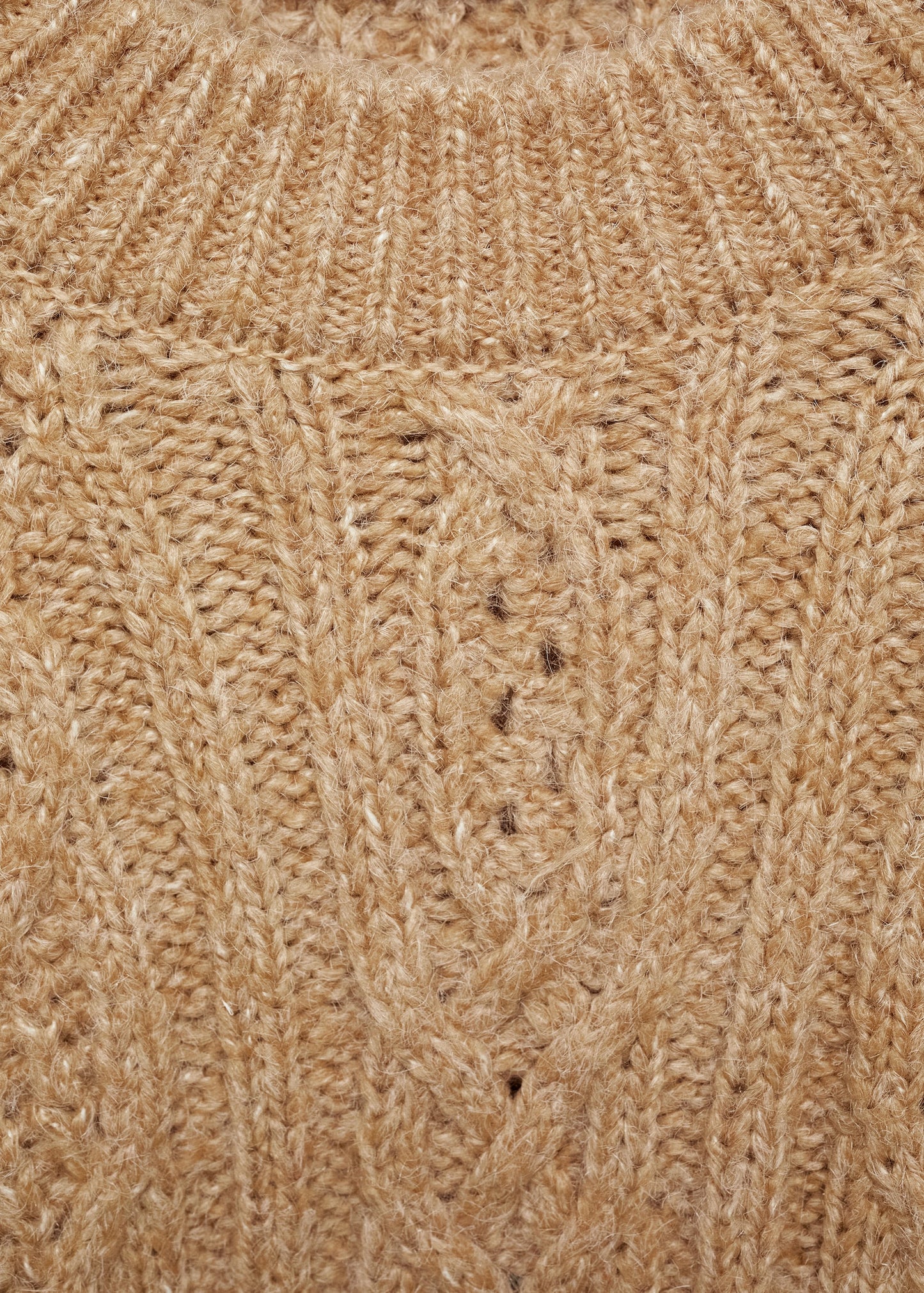 Thick knit round neck sweater