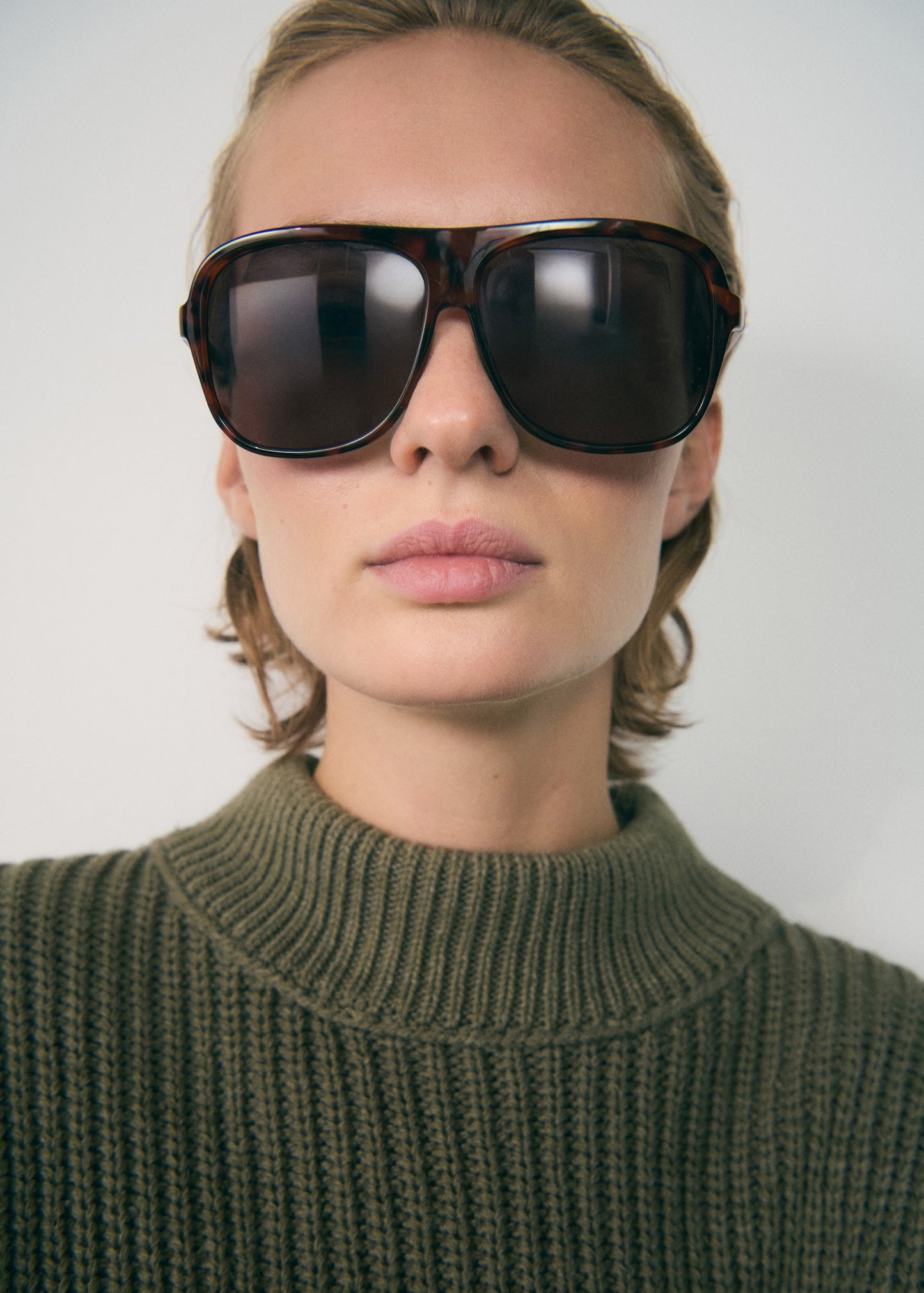 Tortoiseshell-effect sunglasses