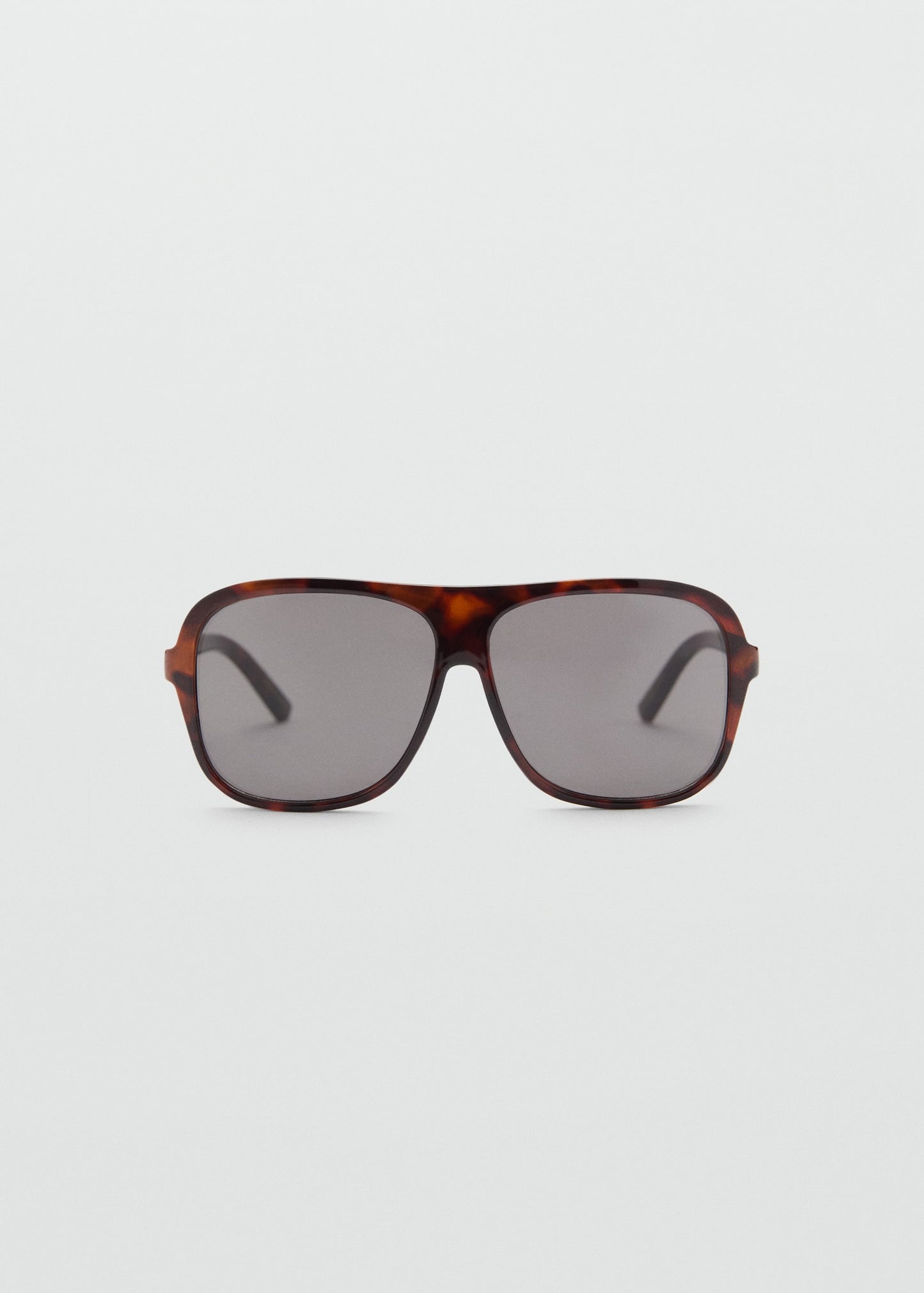 Tortoiseshell-effect sunglasses