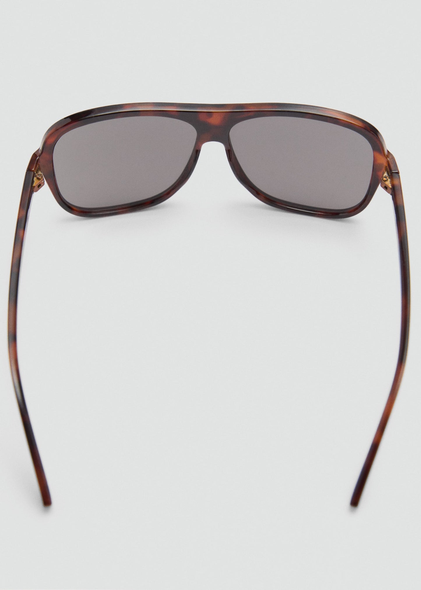 Tortoiseshell-effect sunglasses