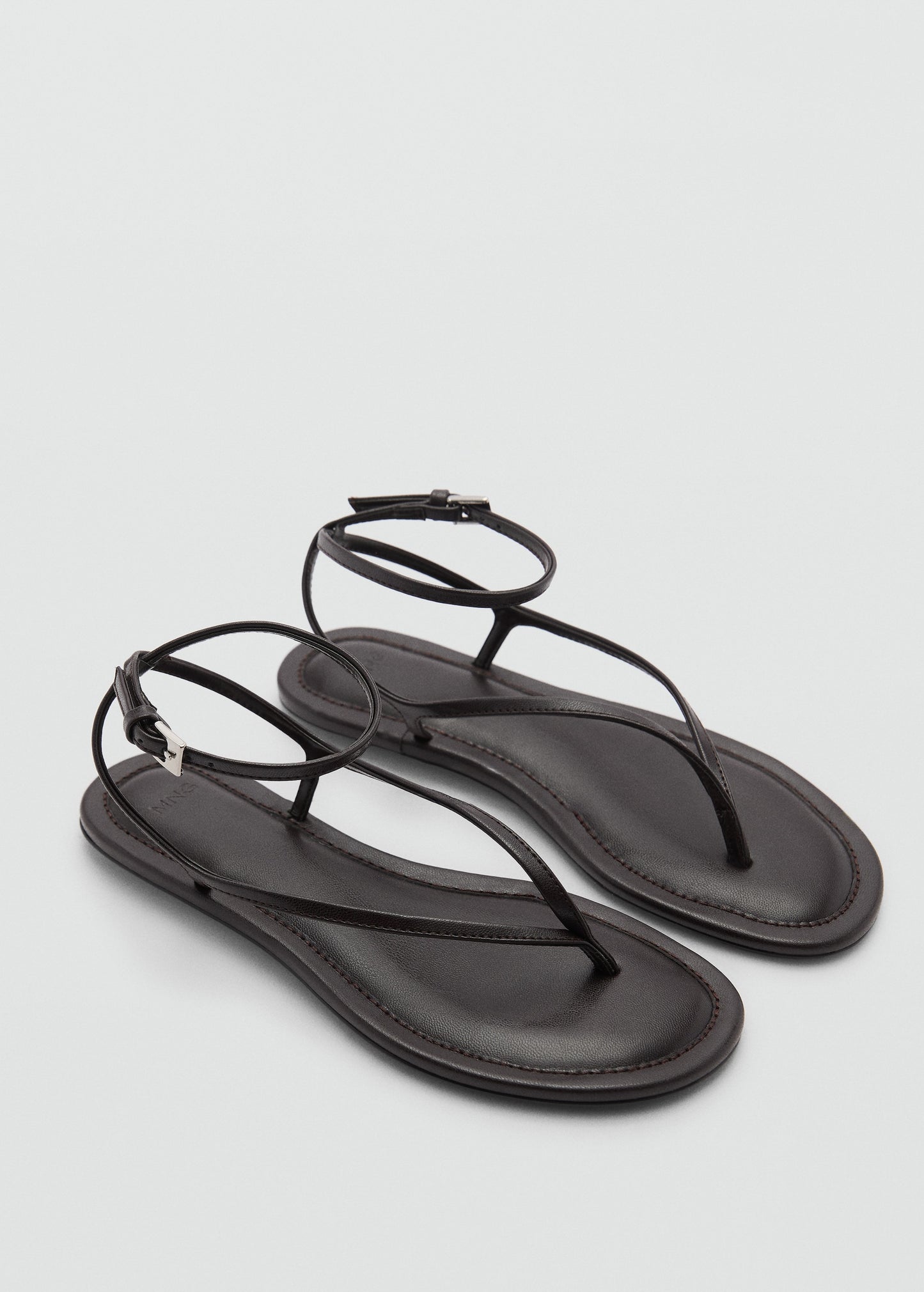 Buckle strap sandals