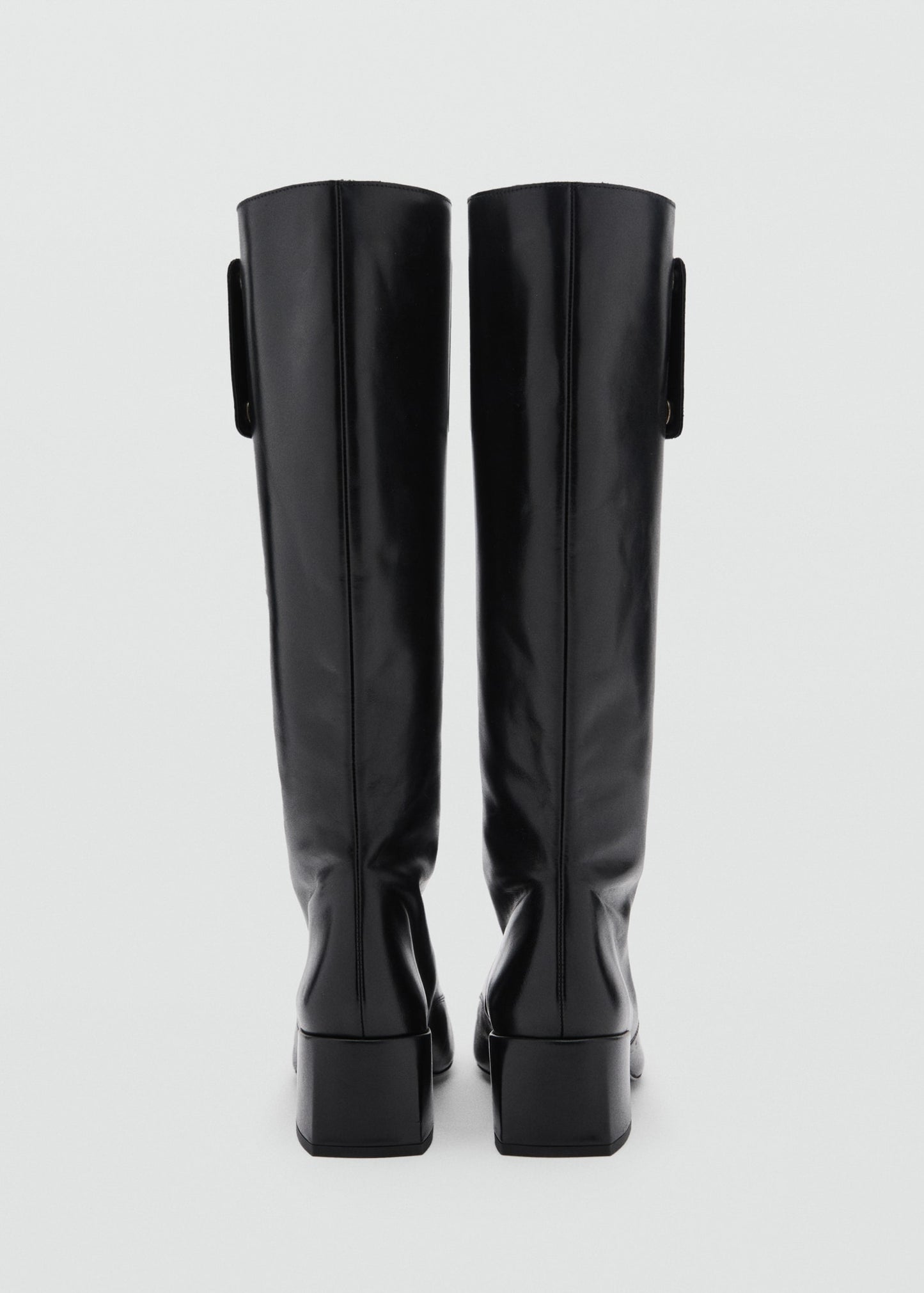 Zipper leather boots