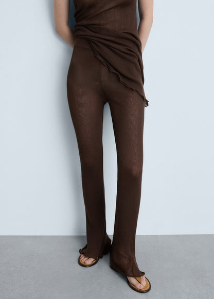 Flared knitted trousers