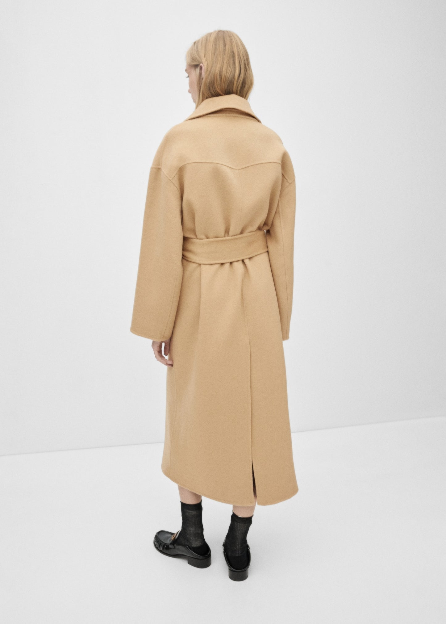 Woollen coat with belt