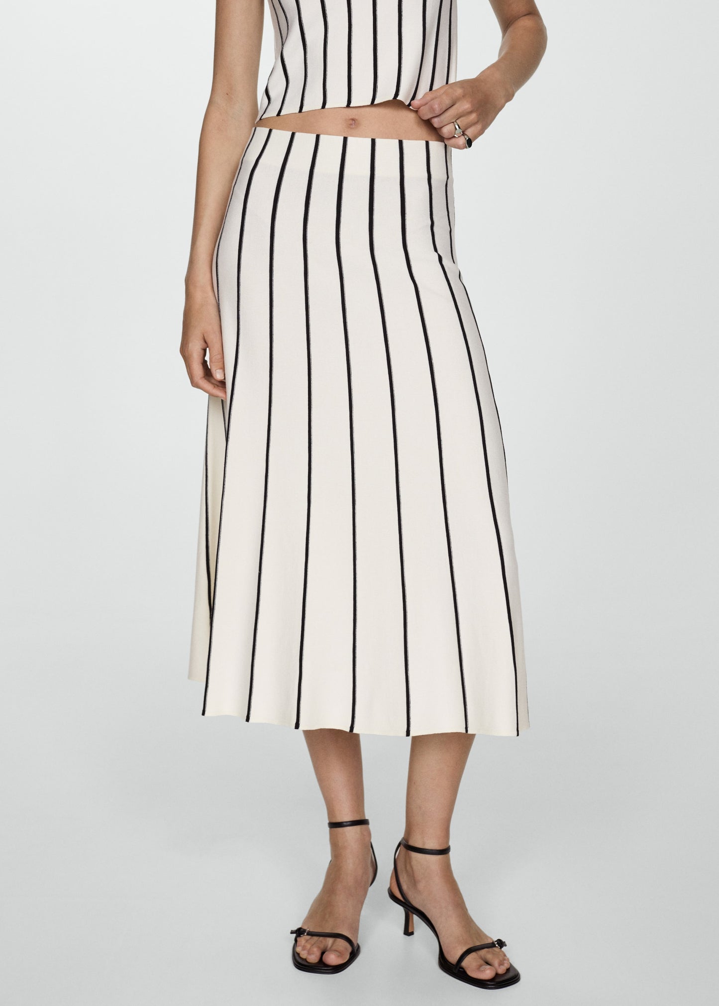 Striped knitted skirt