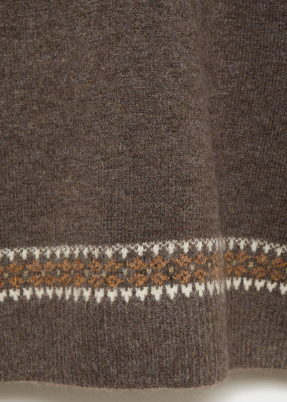 Round-neck knitted sweater