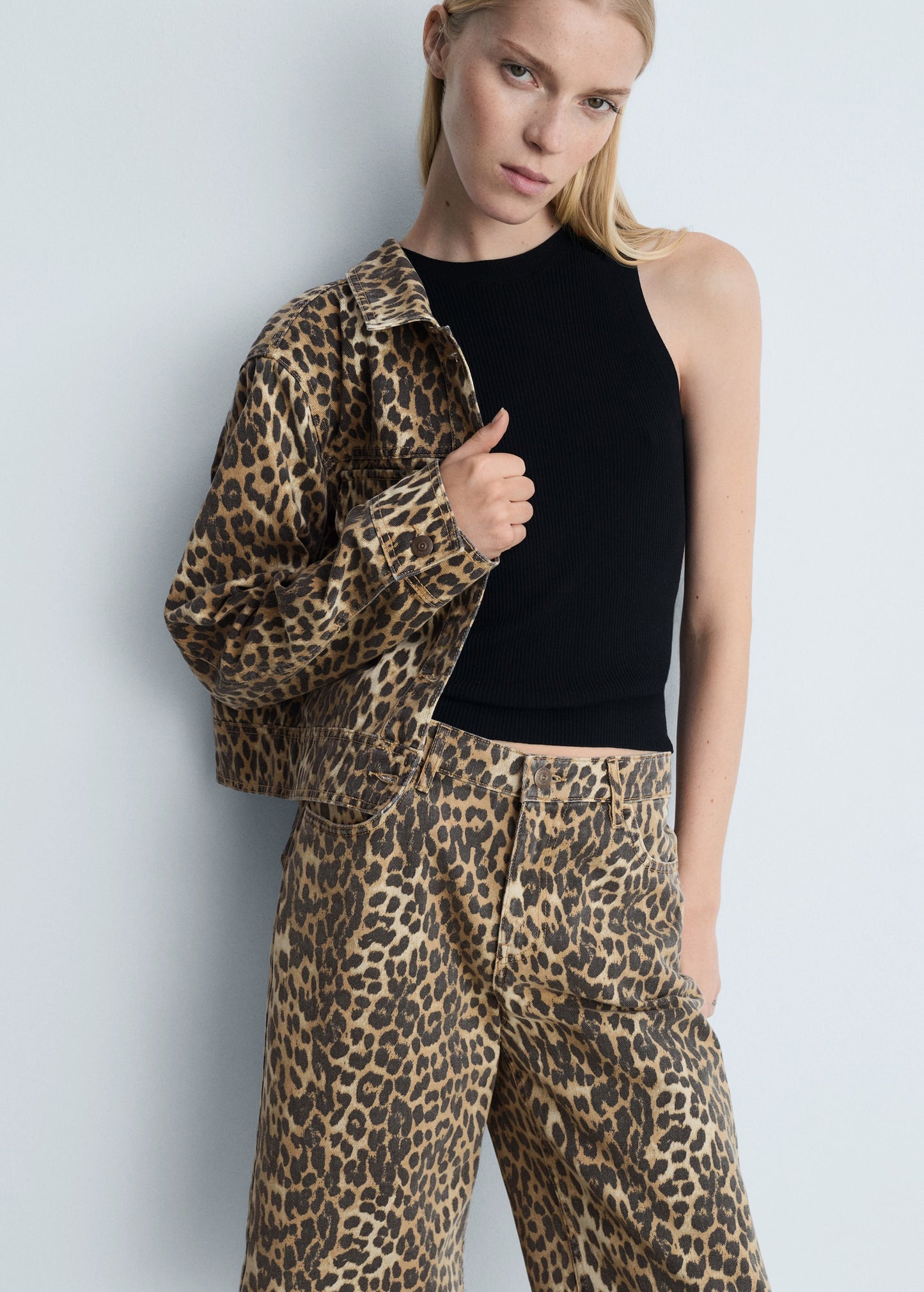 High-waist leopard-print bermuda shorts