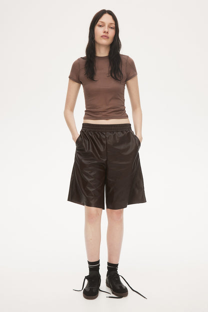 Coated Bermuda shorts