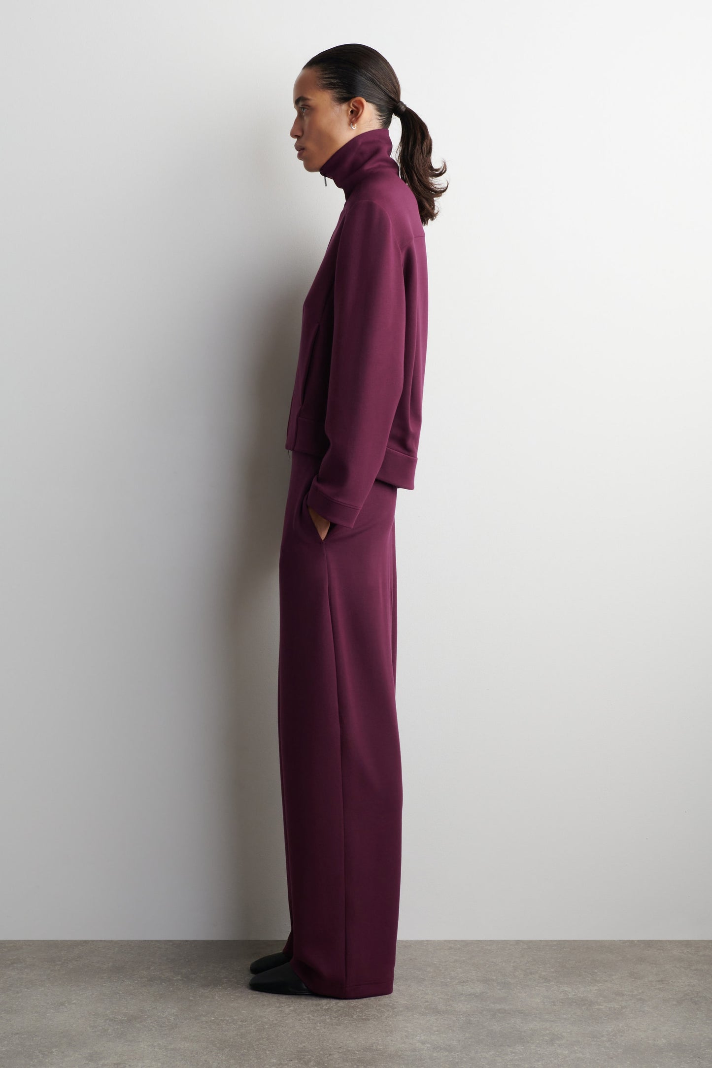 Scuba barrel-leg joggers