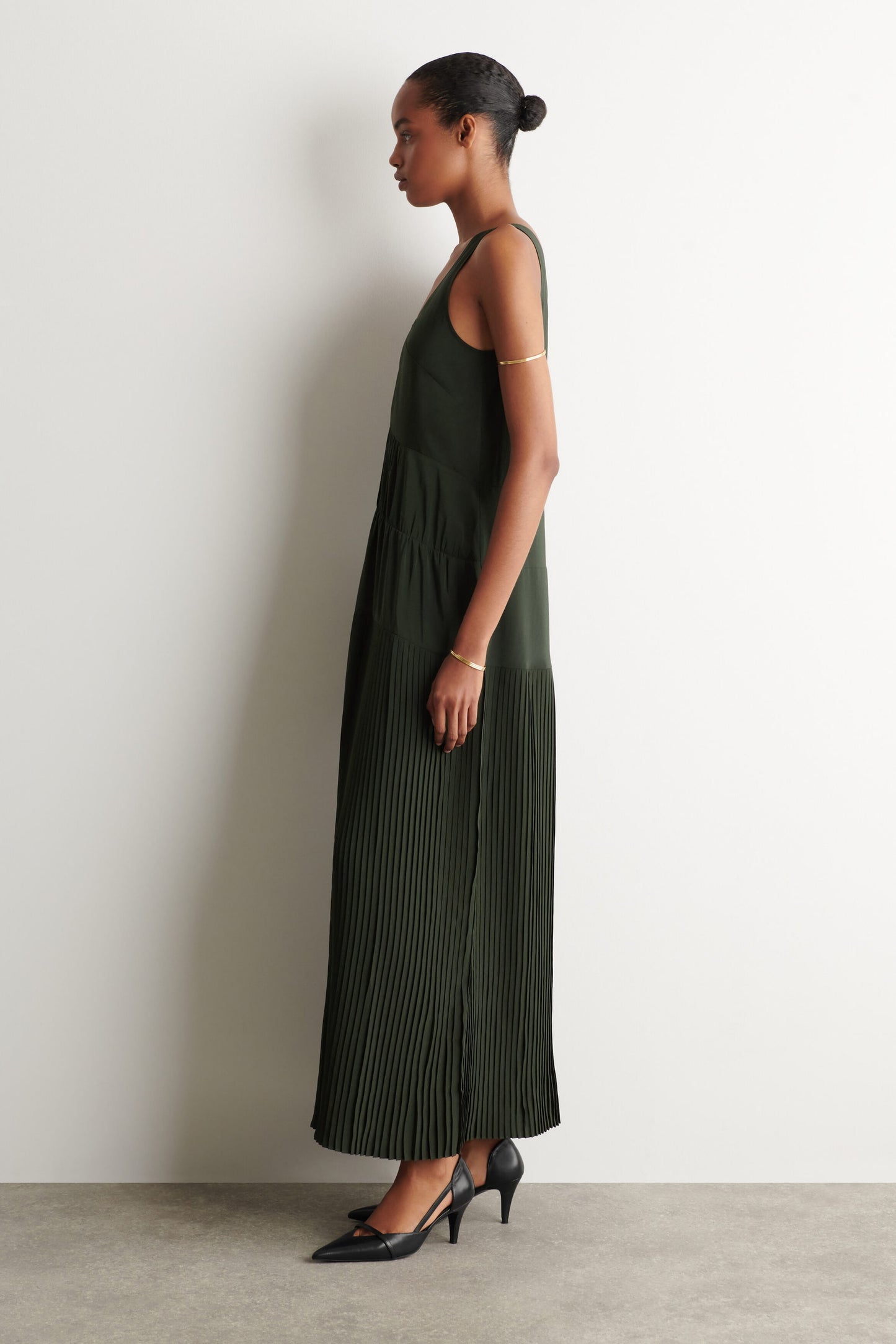 Gathered pleated V-neck maxi dress