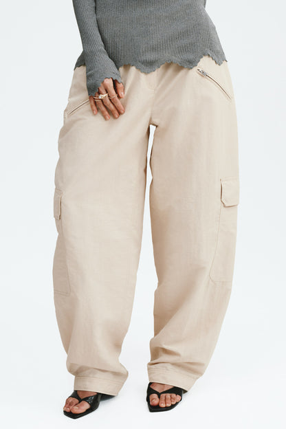 Oversized cargo trousers