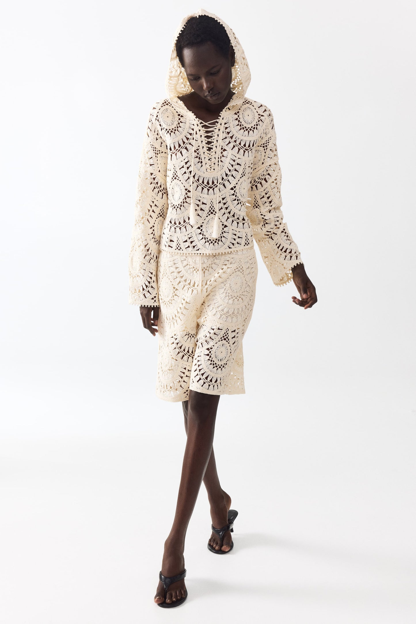 Crochet-look bermuda shorts