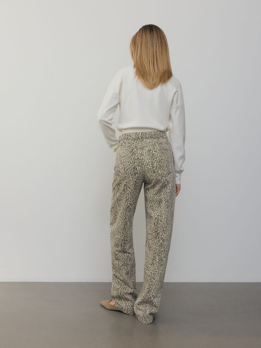 Straight jeans with animal pattern