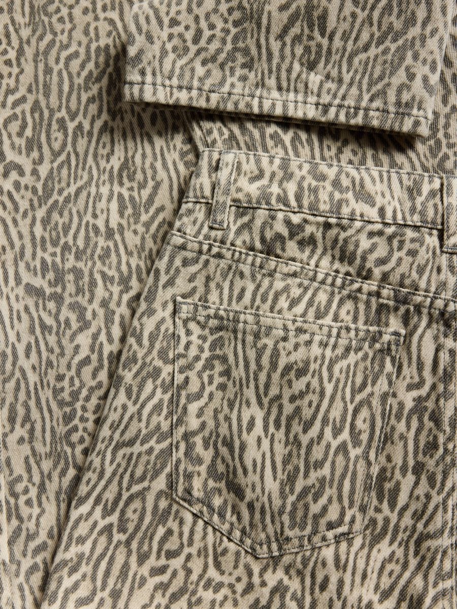 Straight jeans with animal pattern