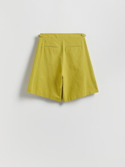 Shorts with linen blend