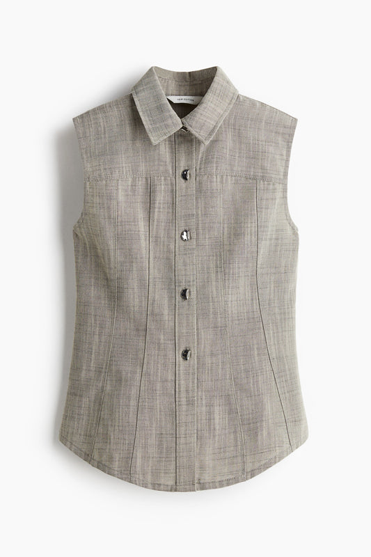 Sleeveless shirt