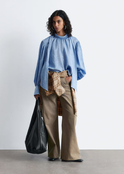 Relaxed Wide-Leg Jeans