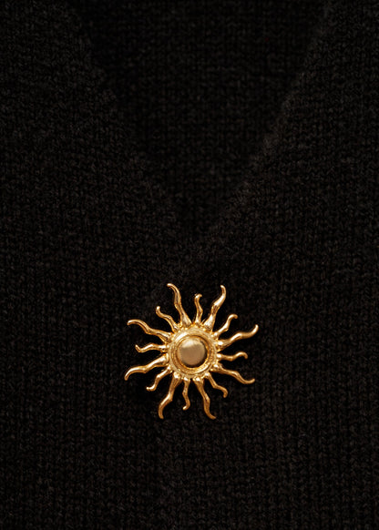 Knitted jacket with jewel buttons